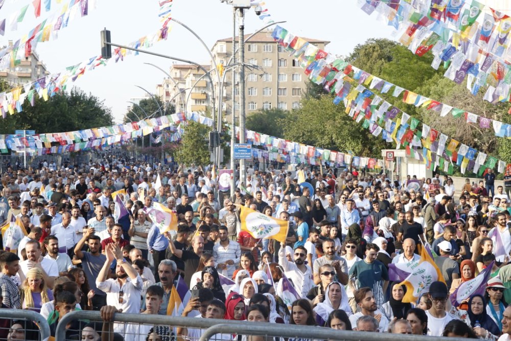 DBP Eş Genel Başkanı Aydeniz ile polis müdürü arasında tartışma