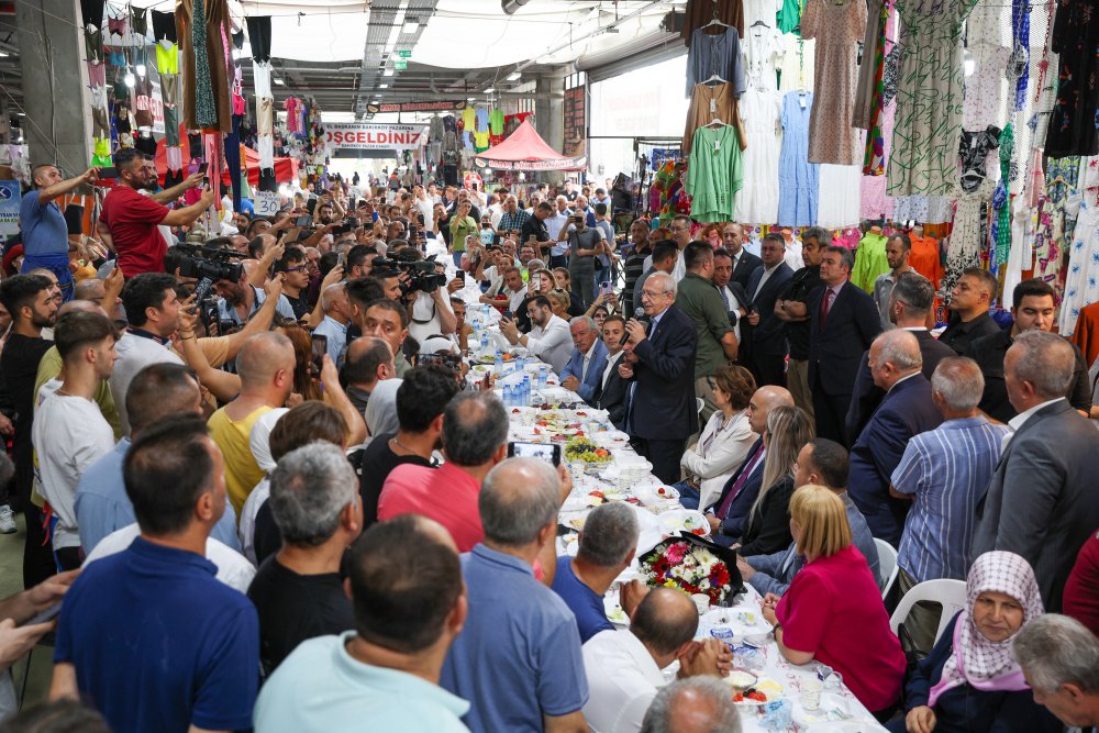 Kılıçdaroğlu'ndan kahvehane saldırısında ölen gencin ailesine ziyaret