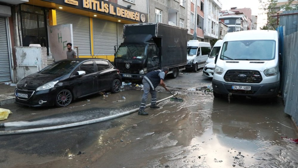 Sel felaketini yaşayan mahalle sakinleri anlattı: 'Can pazarı yaşadık'