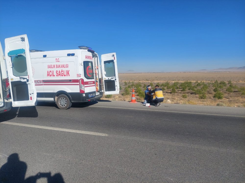 Lastiği patlayan yolcu minibüsü devrildi: 1 ölü, 11 yaralı