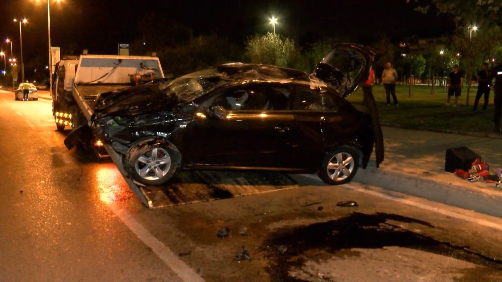 Arkadaşından aldığı otomobille takla attı!