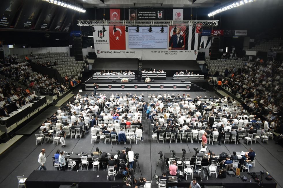 Beşiktaş'ta Olağanüstü Genel Kurul Toplantısı yapıldı