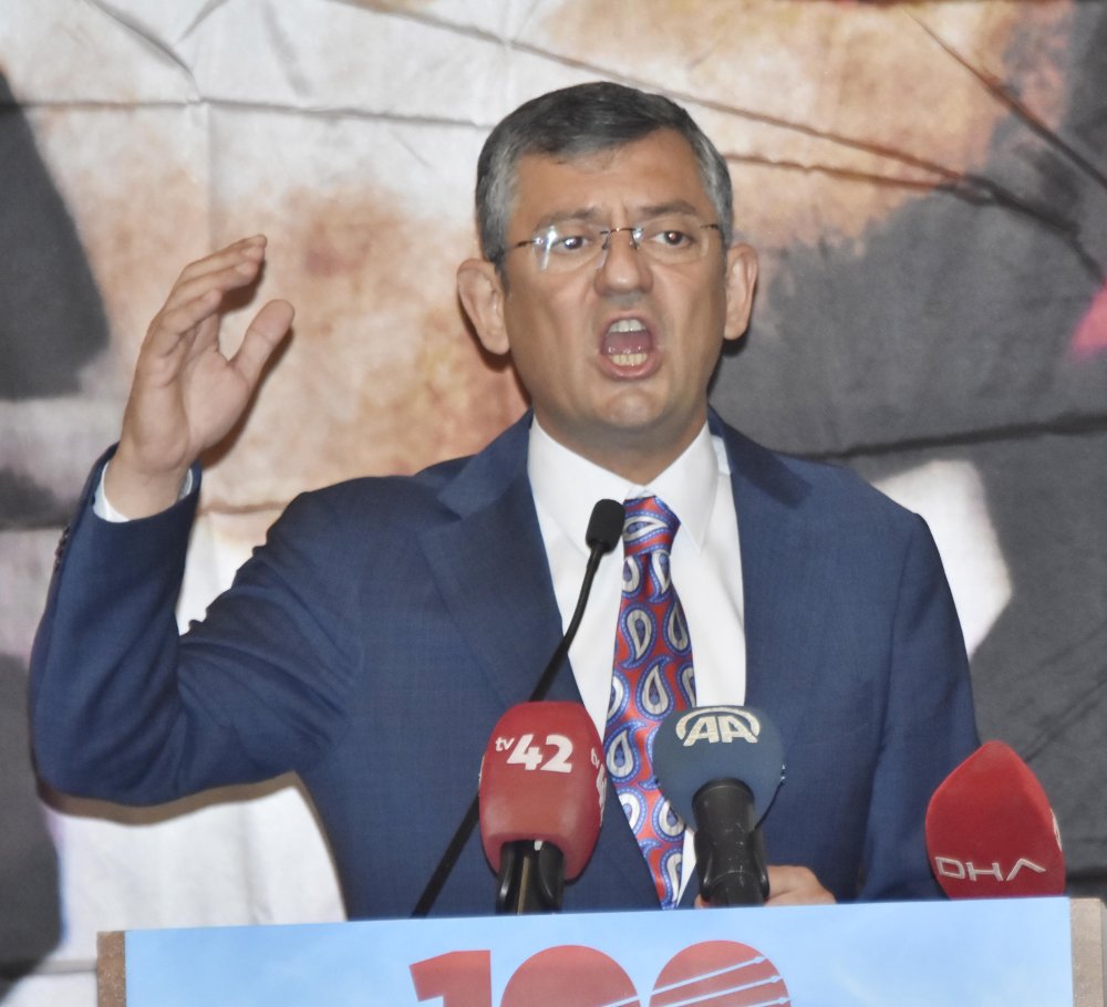 Özgür Özel: Biz onun karşısında, bunun yanında değiliz!