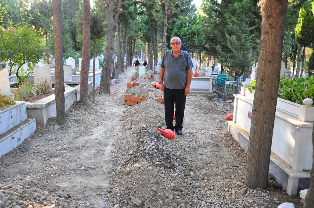 Torununun cenazesini bisküvi kutusunda verdiler: 'Dünyam başıma yıkıldı'