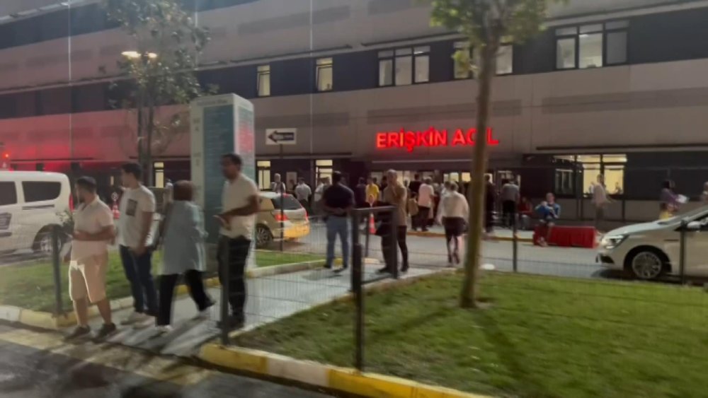 Hastane otoparkında araç yangını: Vatandaşlar tahliye edildi