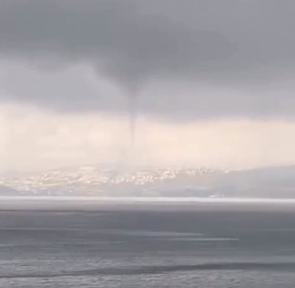 Marmara Denizi'nde hortum paniği!