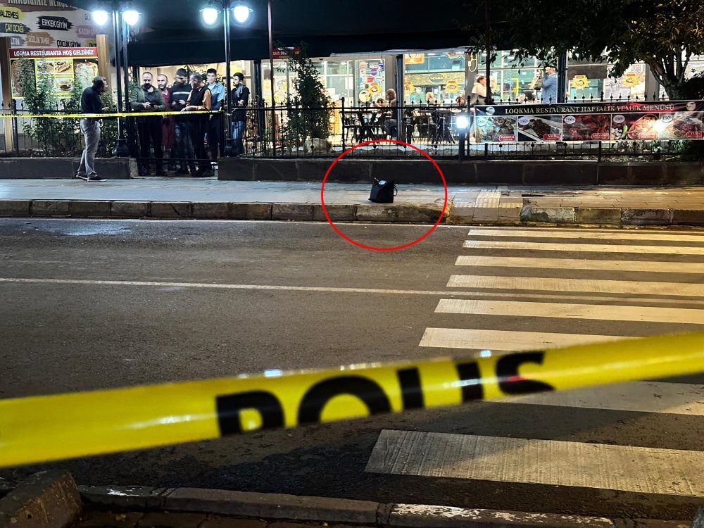 Şüpheli çanta panik yarattı: Cadde  araç ve yaya trafiğine kapatıldı