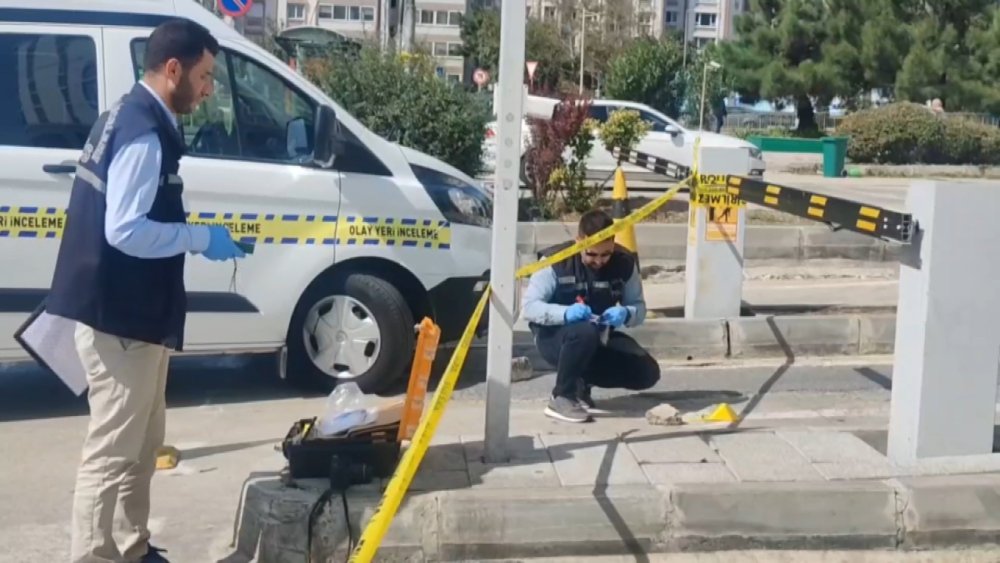 Otopark kapısının açılmamasına sinirlendi, rastgele havaya ateş açtı