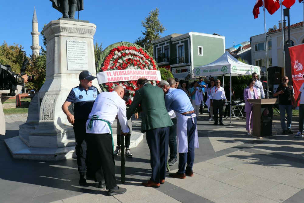 Edirne'de sokaklarda ciğer kuyruğu oluştu