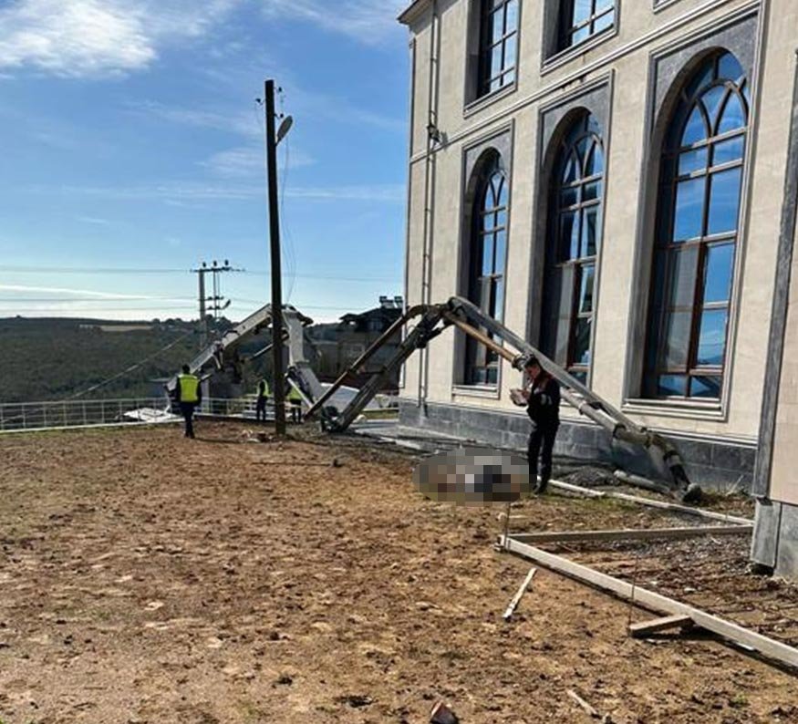 Caminin çevre düzenlemesi sırasında başına beton pompası çarpan işçi öldü