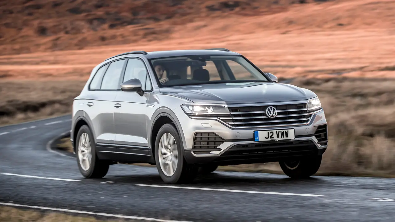 1-volkswagen-touareg.webp