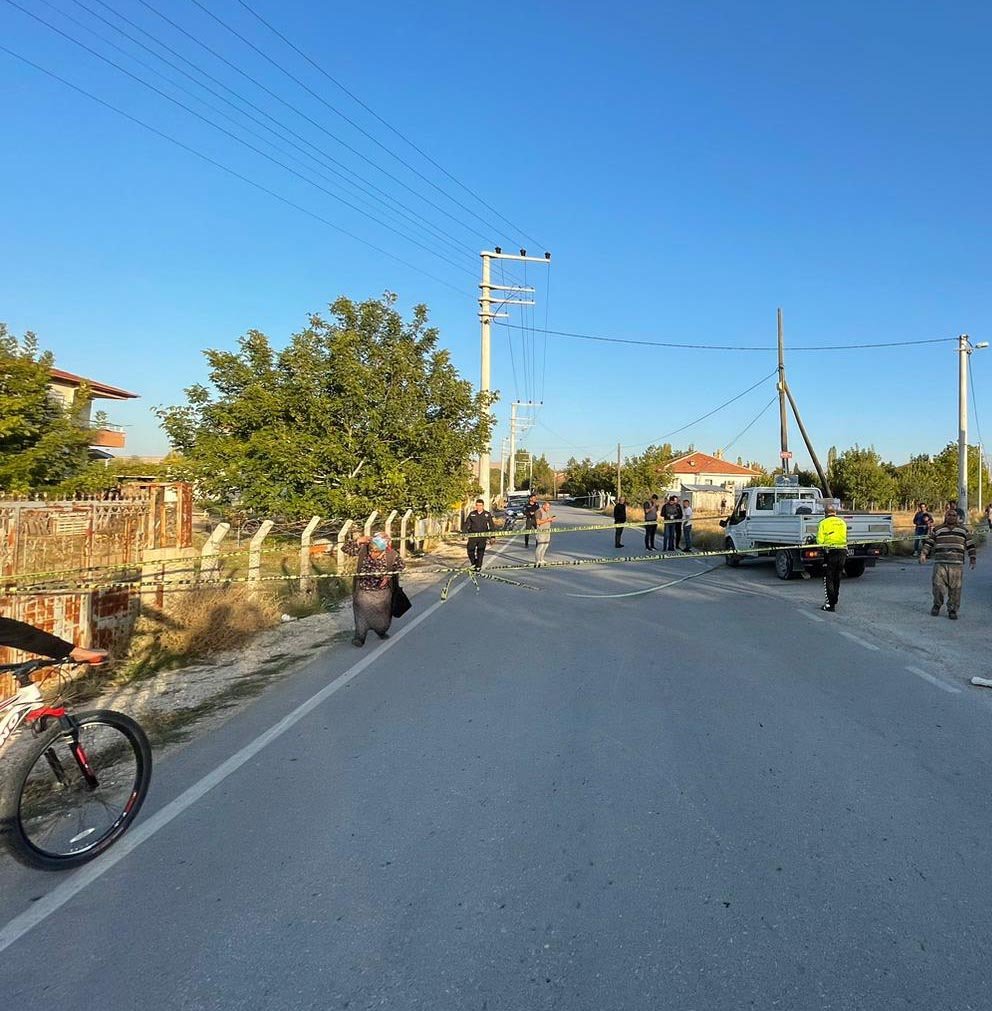 Otomobilin arkadan çarptığı bisikletli öldü