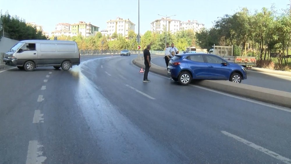 Yola dökülen yağ, kazalara davetiye çıkardı