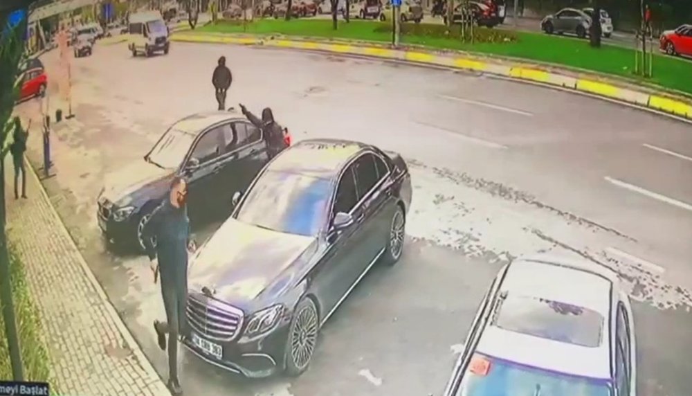 Uzun namlulu silahlarla restoranı taramışlardı: Maskeli şüpheliler yakalandı