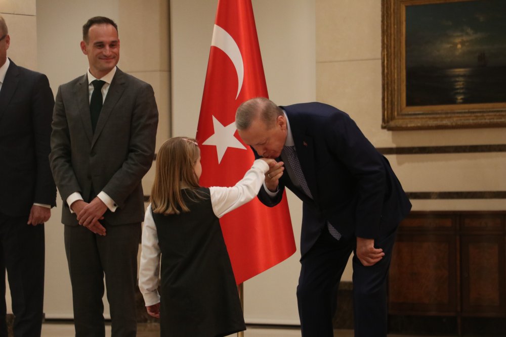 Büyükelçilerden Cumhurbaşkanı Erdoğan'a güven mektubu