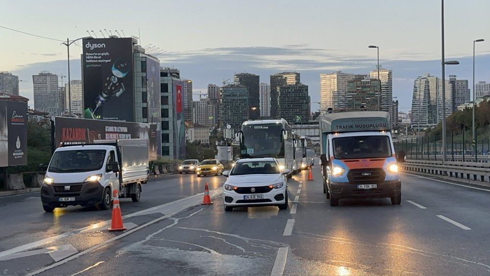 15 Temmuz Şehitler Köprüsü maraton nedeniyle trafiğe kapatıldı