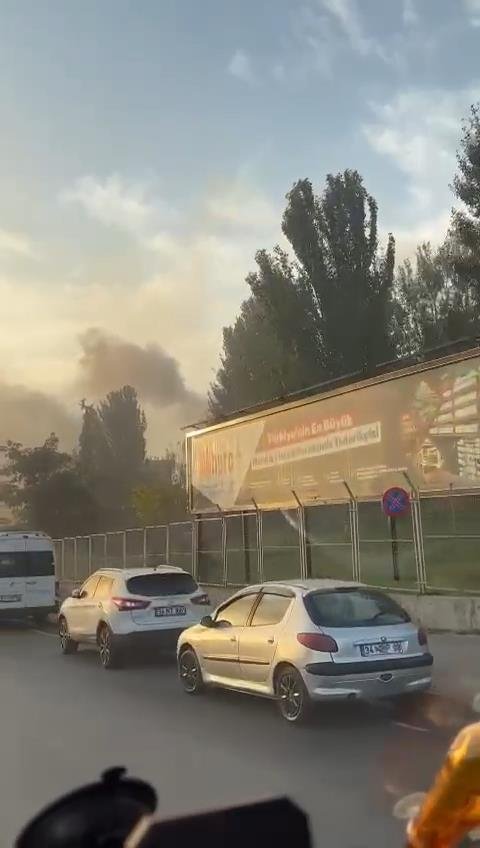 Sanayi sitesinde yangın çıktı