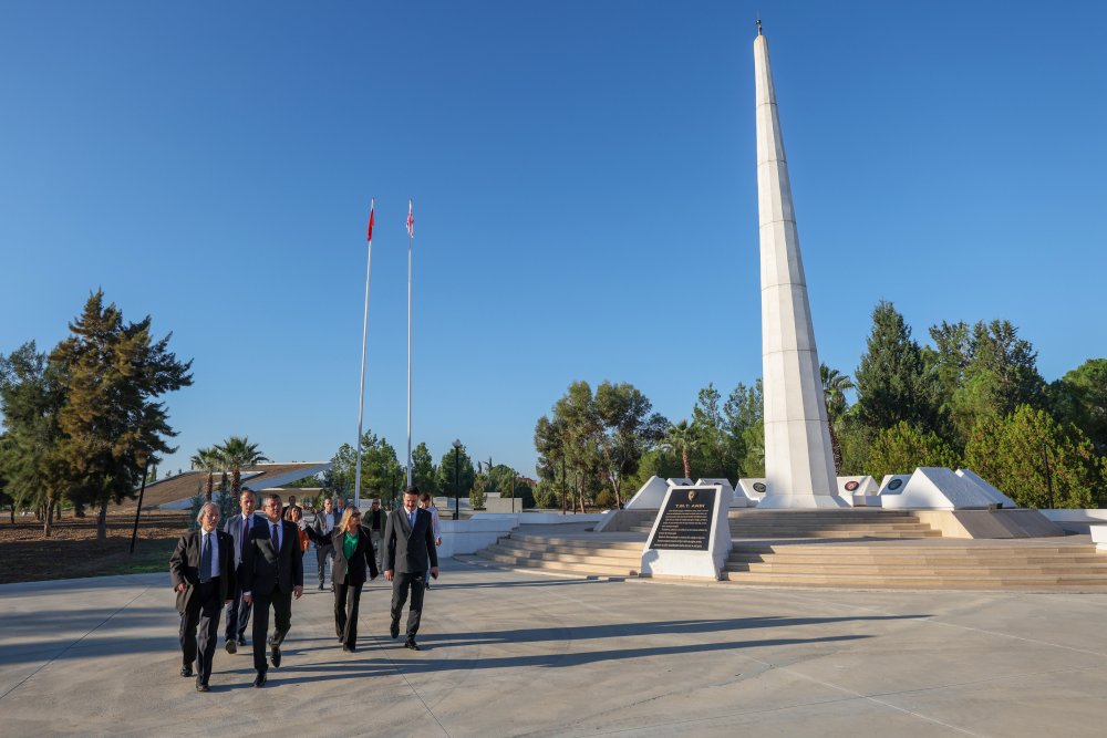 CHP Genel Başkanı Özel’in KKTC temasları