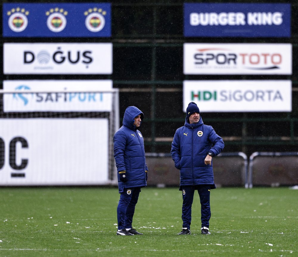 Fenerbahçe, dayanıklılık çalışmalarıyla antrenmanlarına devam ediyor