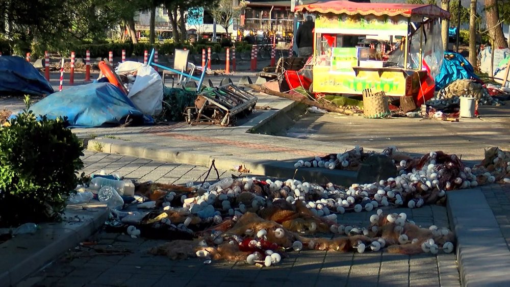 Şile Ağva'da fırtına sonrası yaralar sarılıyor