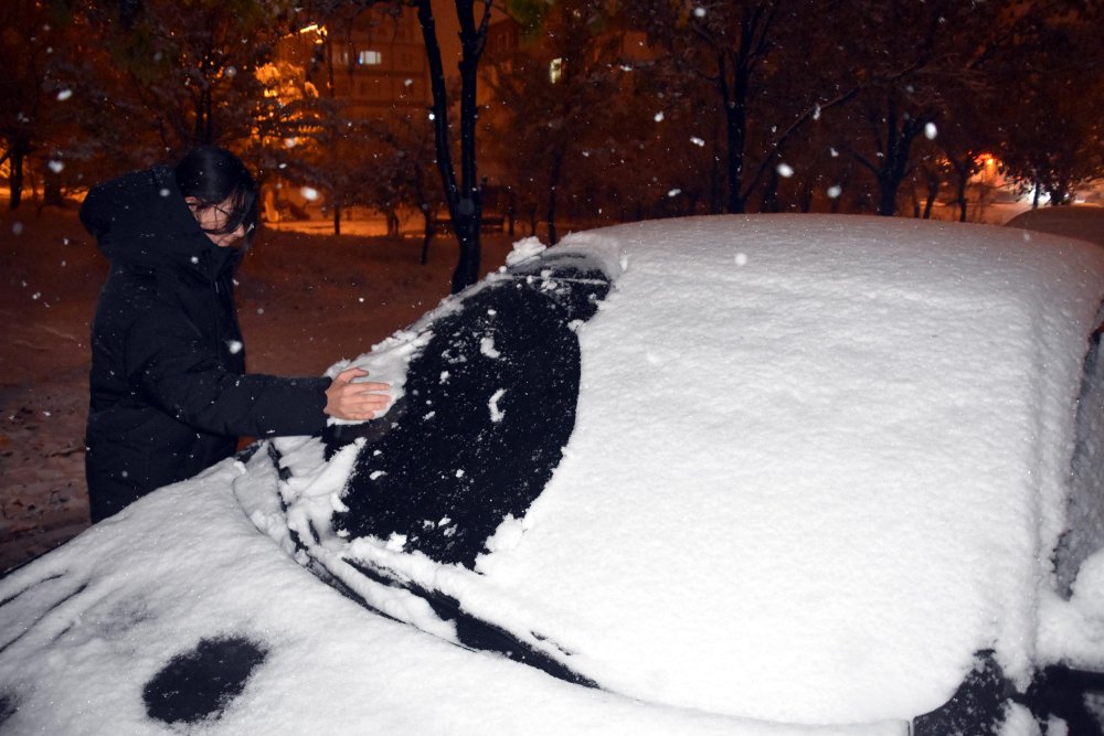 Kentin yüksek kesimlerinde kar kalınlığı 30 santimetre oldu