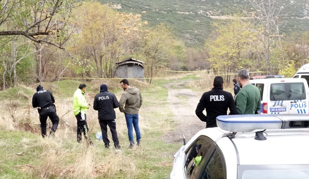 Belediye işçisinin tekme attığı poşetten el bombaları çıktı