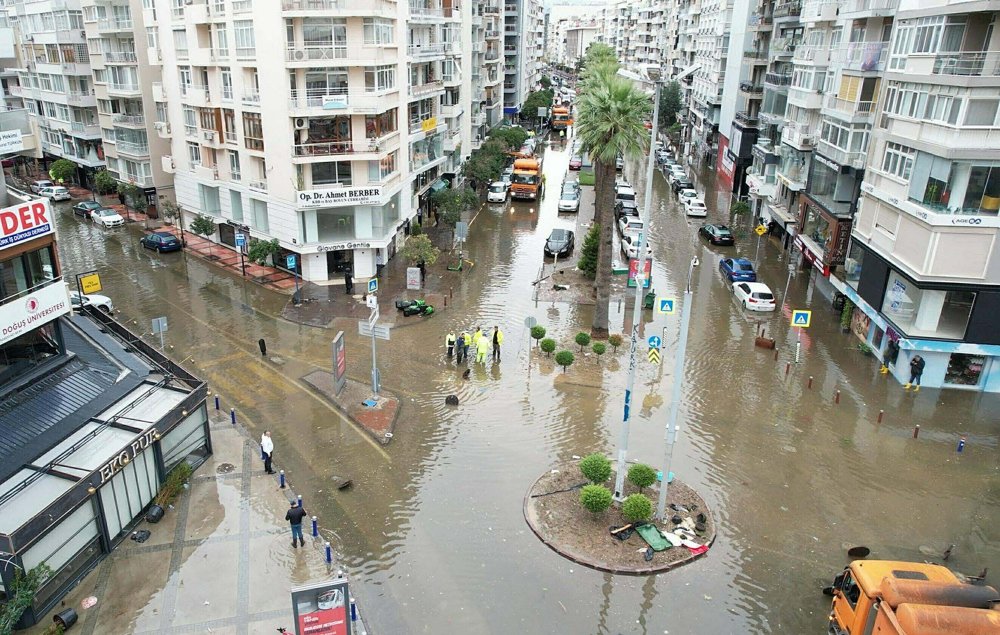 Bini aşkın ev ve iş yeri etkilendi! Uzman isim uyardı: 'Deniz seviyesi yükselmeye devam edecek'