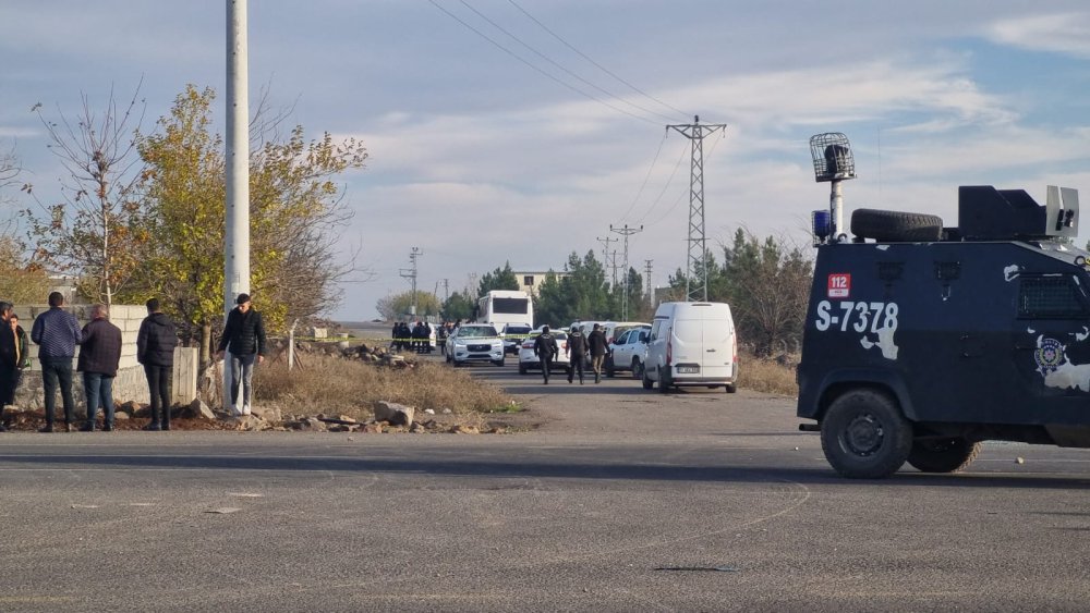 Trafo yenileme ve kaçak kontrolü çalışmasında kalabalığa silahlı saldırı: Yaralılar var