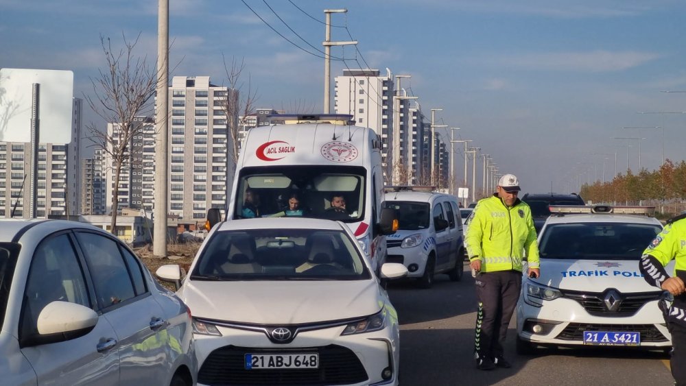 Trafo yenileme ve kaçak kontrolü çalışmasında kalabalığa silahlı saldırı: Yaralılar var