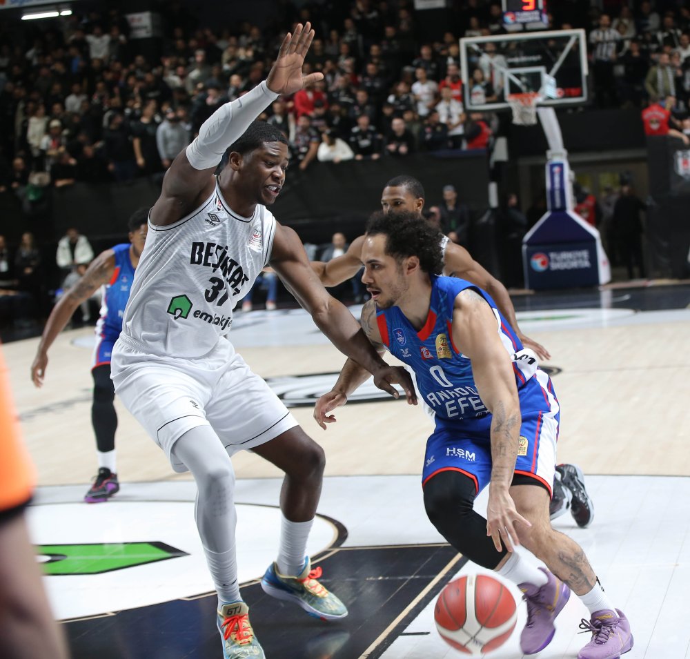 Beşiktaş, Anadolu Efes'i devirdi!