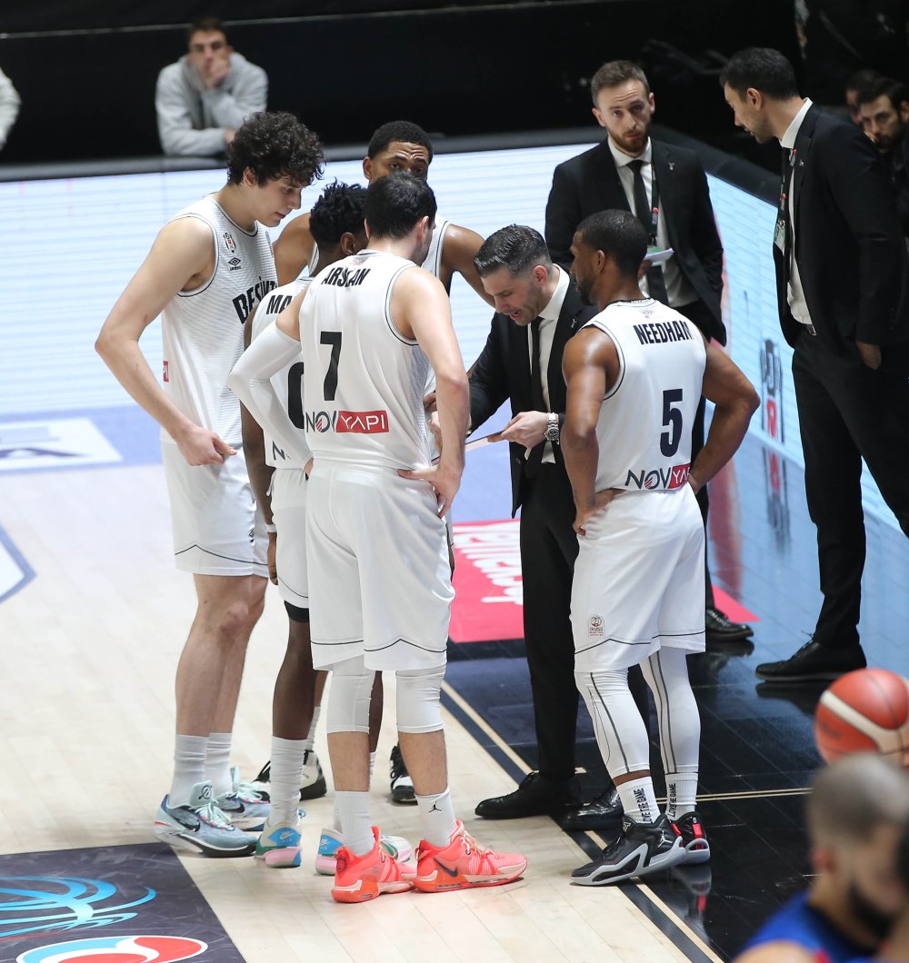 Beşiktaş, Anadolu Efes'i devirdi!