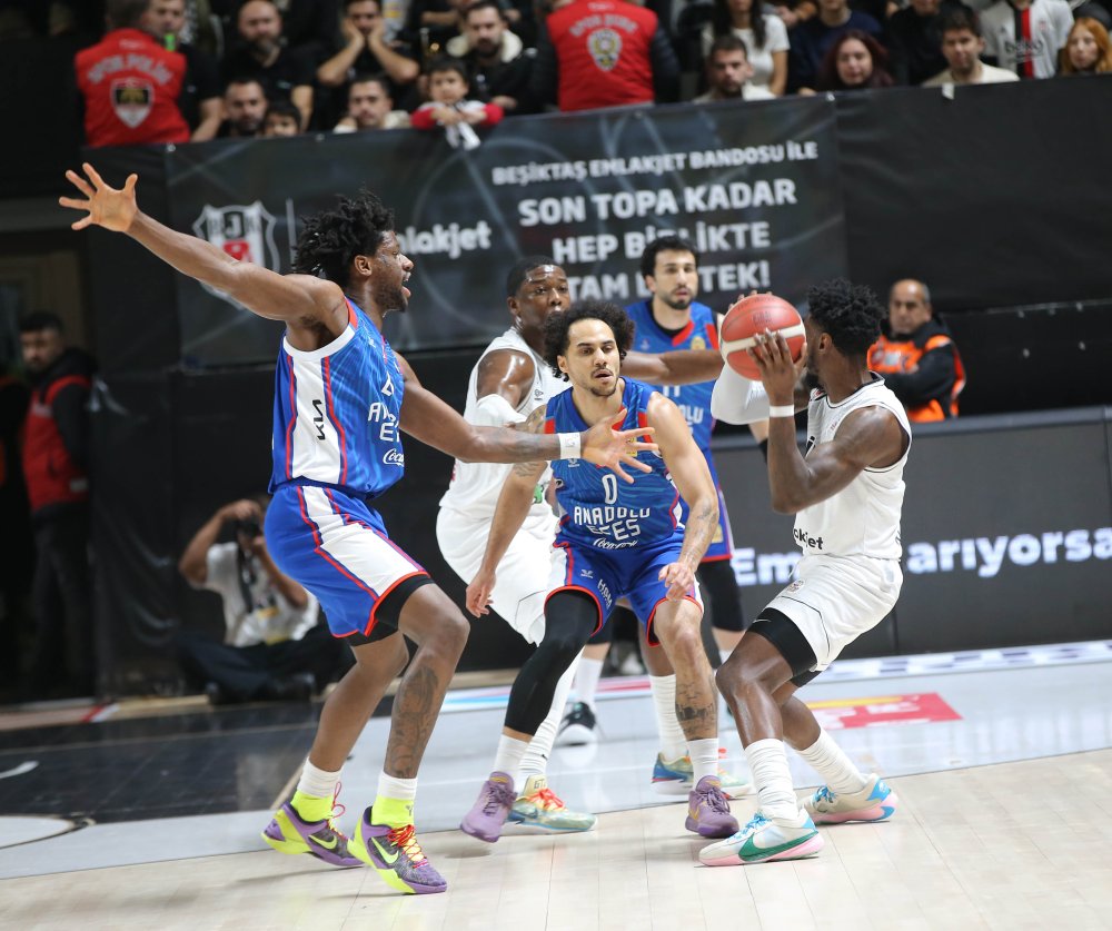 Beşiktaş, Anadolu Efes'i devirdi!