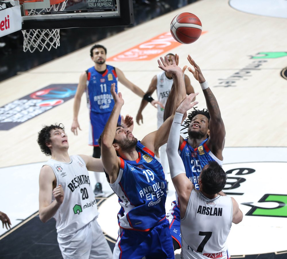 Beşiktaş, Anadolu Efes'i devirdi!