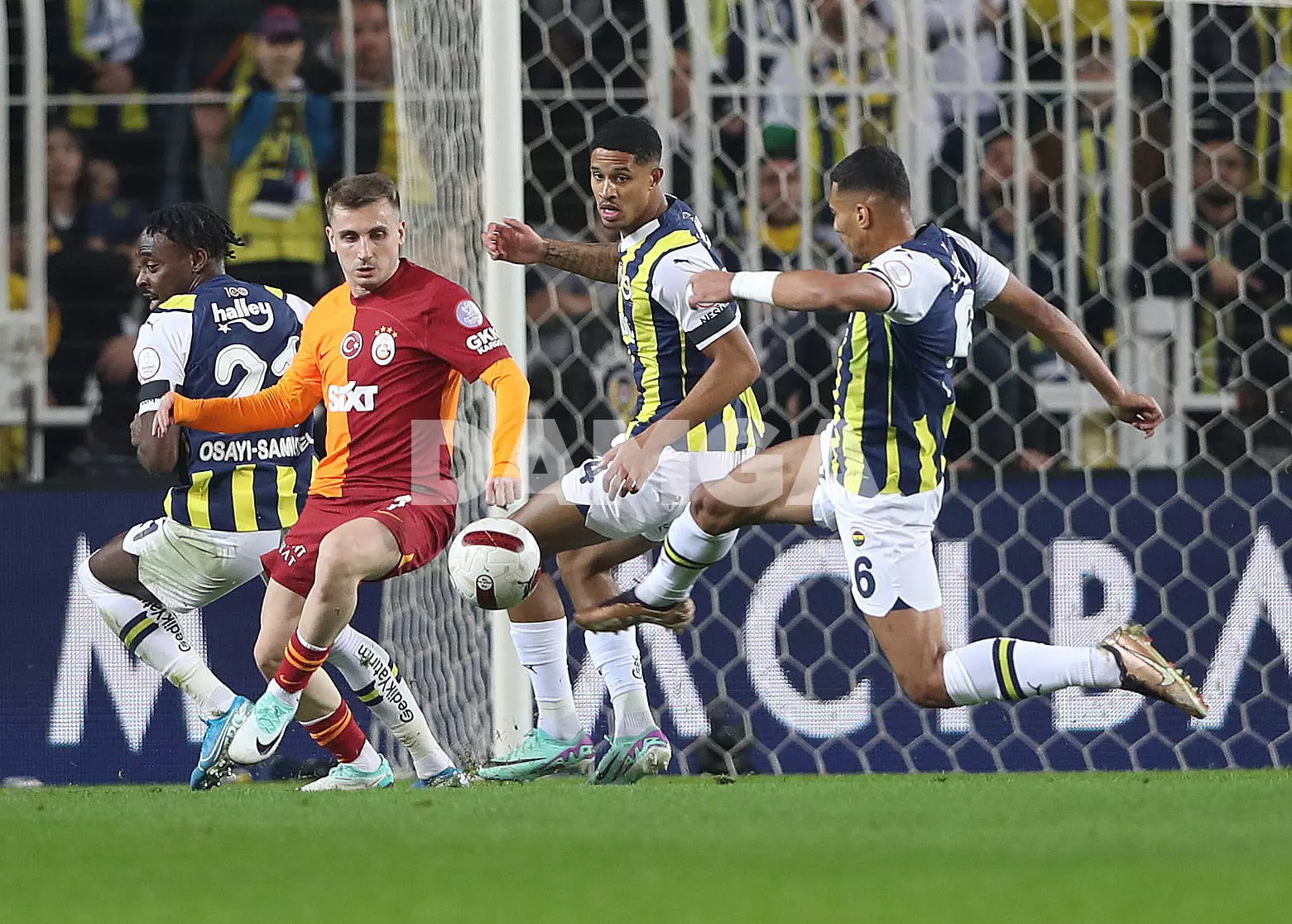 fenerbahce-galatasaray-24-aralik-2023-12-24-at-20-49-23-5.webp