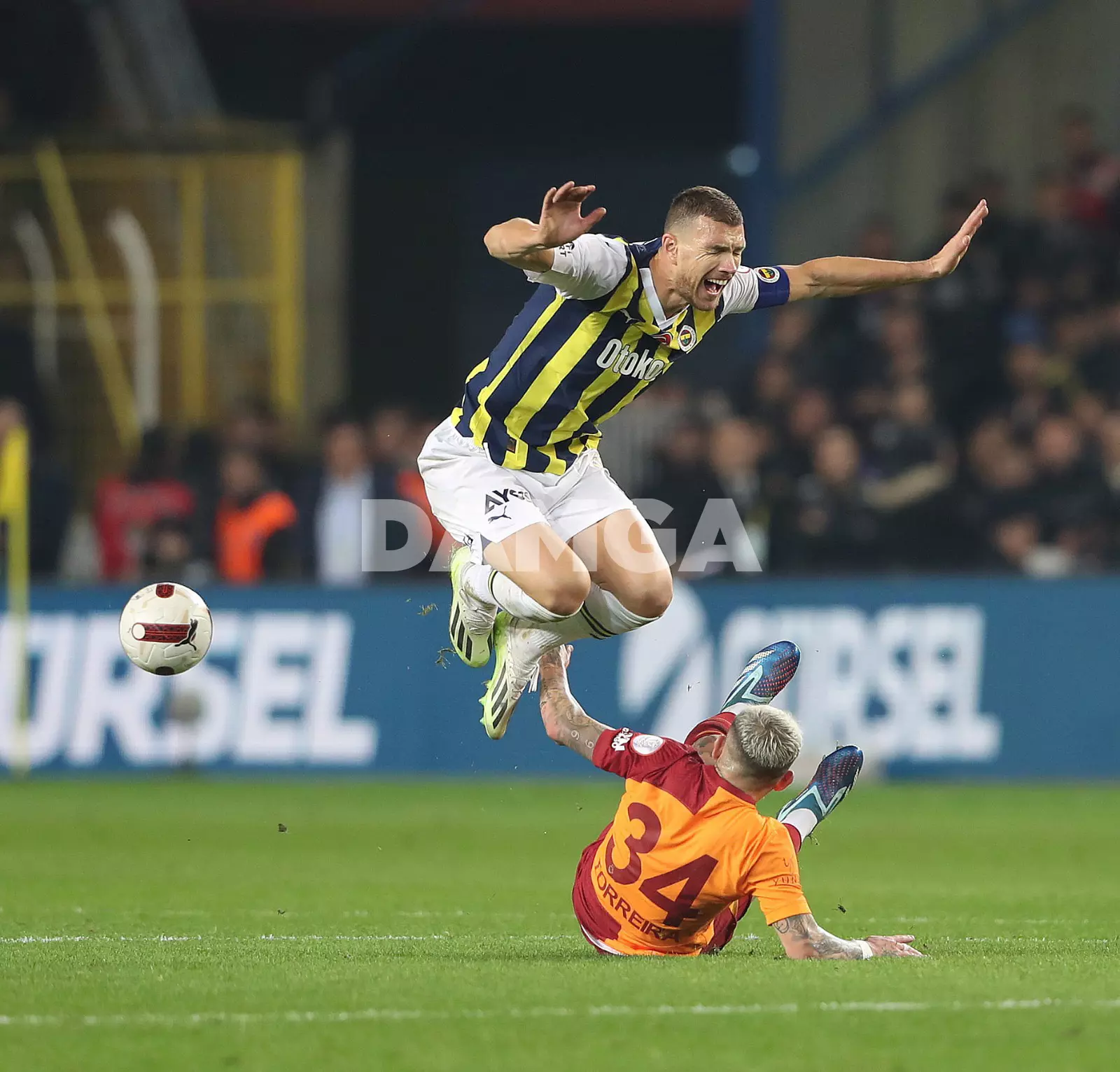 fenerbahce-galatasaray-24-aralik-2023-12-24-at-20-49-36-3.webp