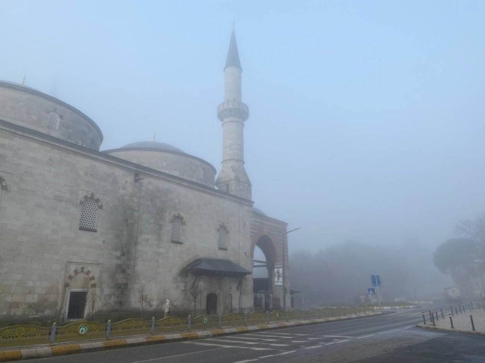 Edirne'de görüş mesafesi 50 metreye kadar düştü