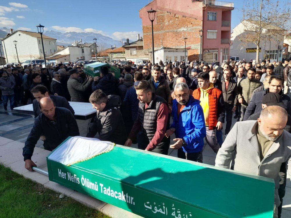 Eski eşi ve kızını öldüren diş teknisyeni tutuklandı