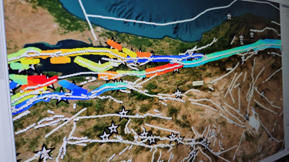 Yapay zekayı kullanarak deprem üretecek gerginlikte faylar tespit edildi