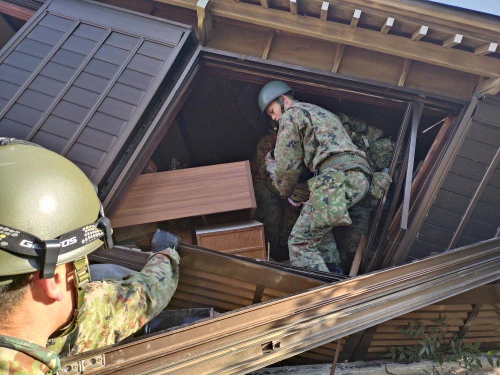 Japonya depreminde kaç kişinin öldüğü açıklandı