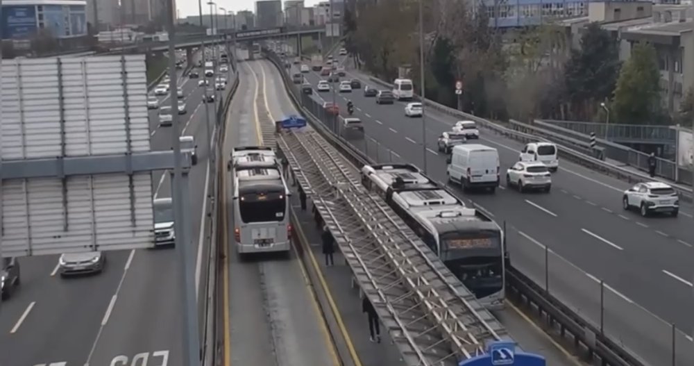 Sosyal medya fenomeni video çekmek uğruna metrobüsün üzerinde yolculuk etti