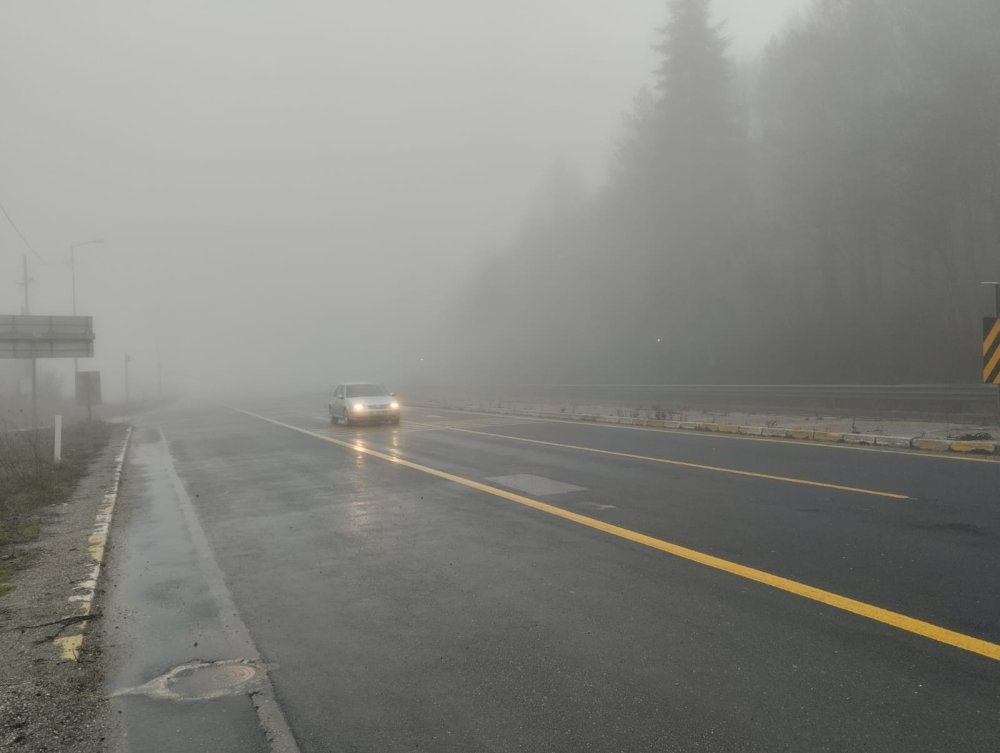 Bolu Dağı'nda sis etkili oldu, görüşme mesafesi düştü!