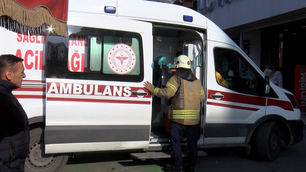 Bakırköy Yeraltı Çarşısı'nda yangın paniği: Dumandan etkilenenler var