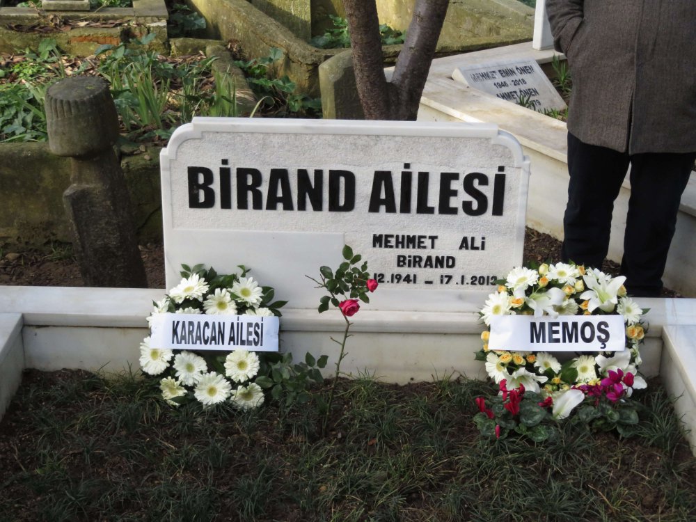 Mehmet Ali Birand mezarı başında anıldı