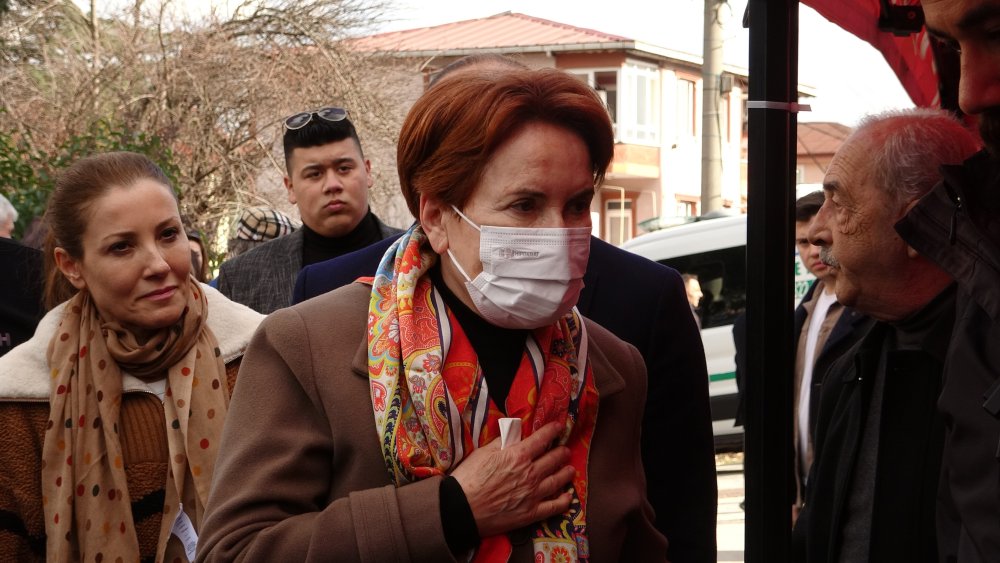 Meral Akşener'in ablası son yolculuğuna uğurlandı