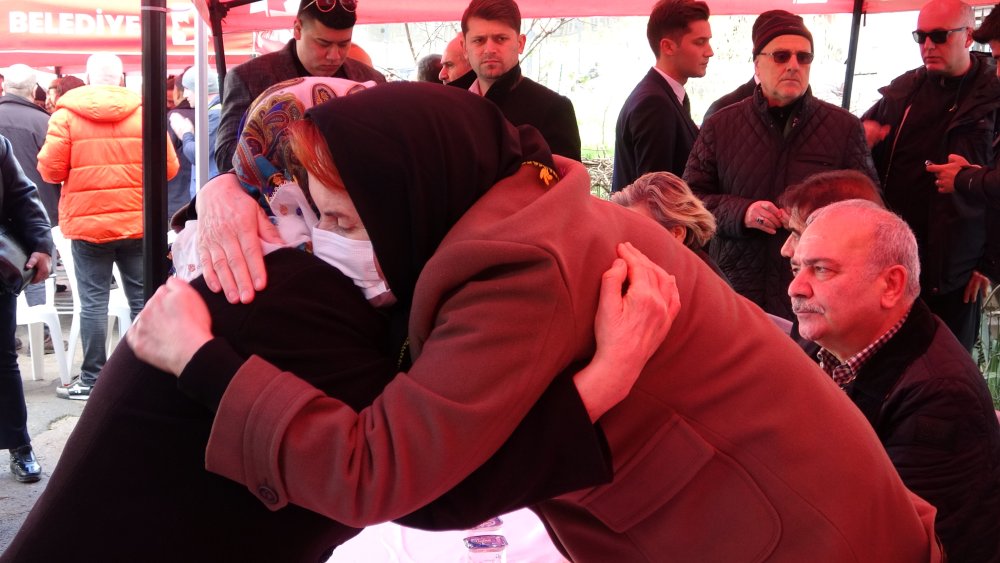 Meral Akşener'in ablası son yolculuğuna uğurlandı