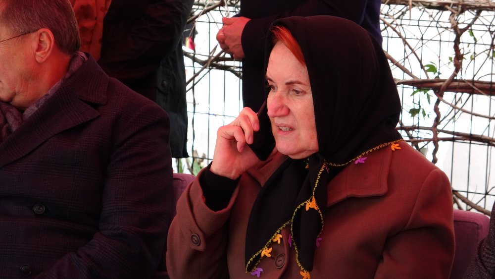 Meral Akşener'in ablası son yolculuğuna uğurlandı