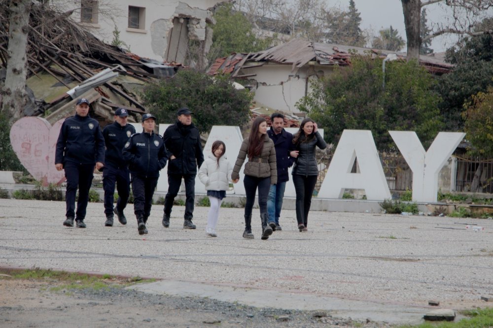 Arka Sokaklar oyuncuları Kahramanmaraş depremini unutmadı