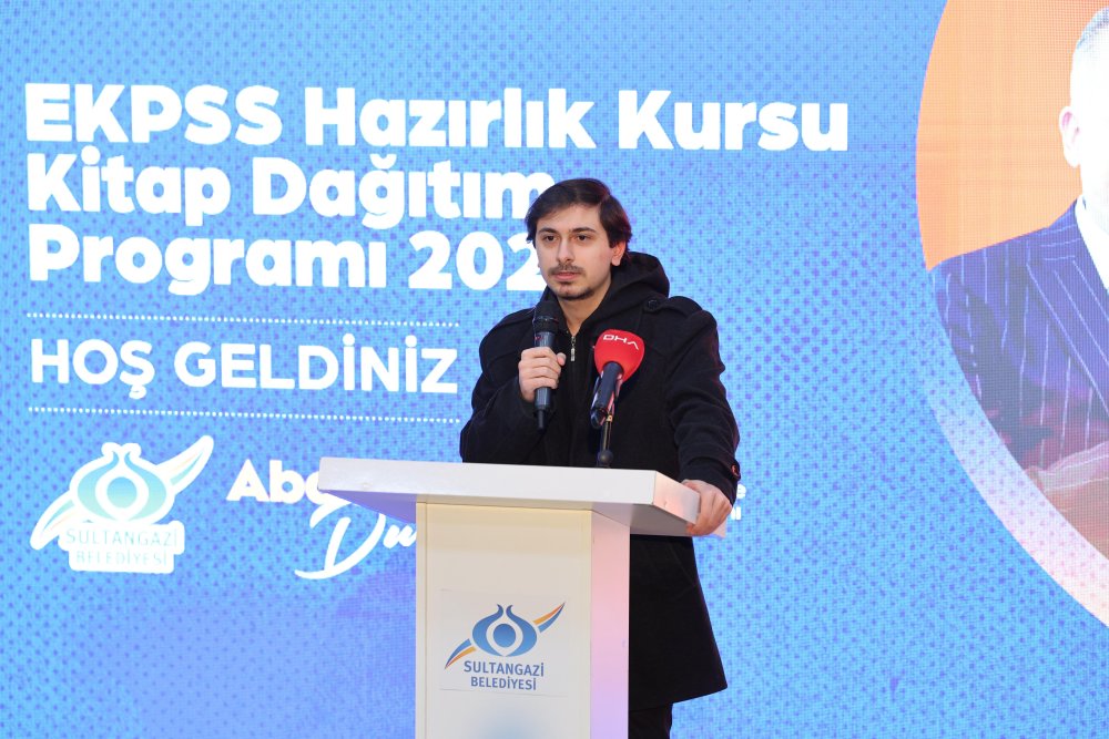 Sultangazi Belediyesi ‘EKPSS Hazırlık Kursu Kitap Dağıtım’ programı düzenledi