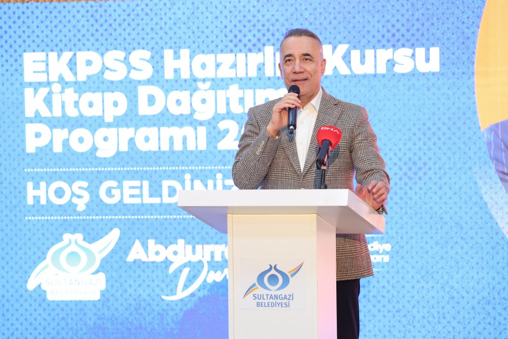 Sultangazi Belediyesi ‘EKPSS Hazırlık Kursu Kitap Dağıtım’ programı düzenledi