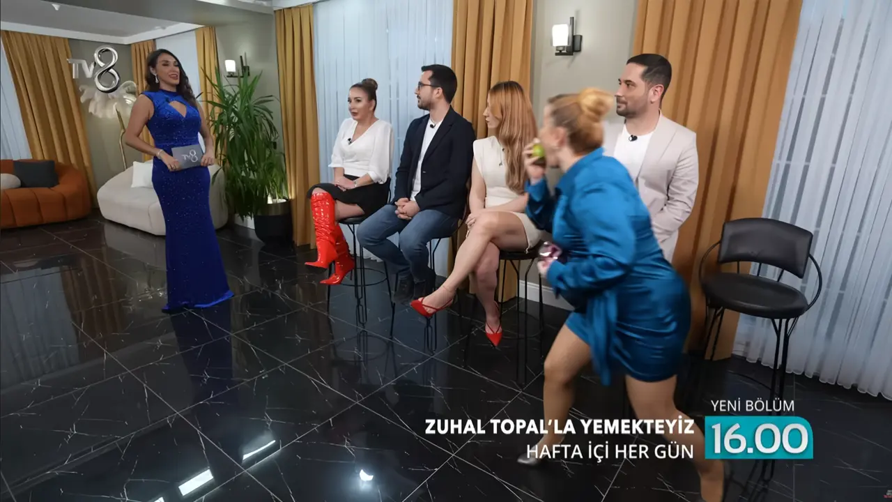 candan-yildirim-zuhal-topal-la-yemekteyiz-elma-mujgan-ozturk.webp